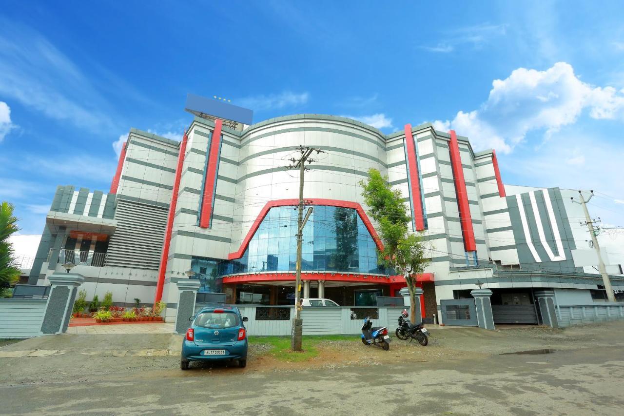 Capital O Kovilakam Residency Hotel Thrissur Exterior photo